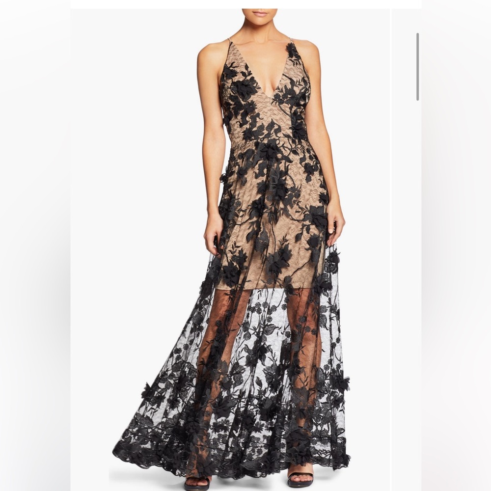 NWT Dress the Population Sidney Deep V-Neck 3D Lace Gown
Size Large black nude